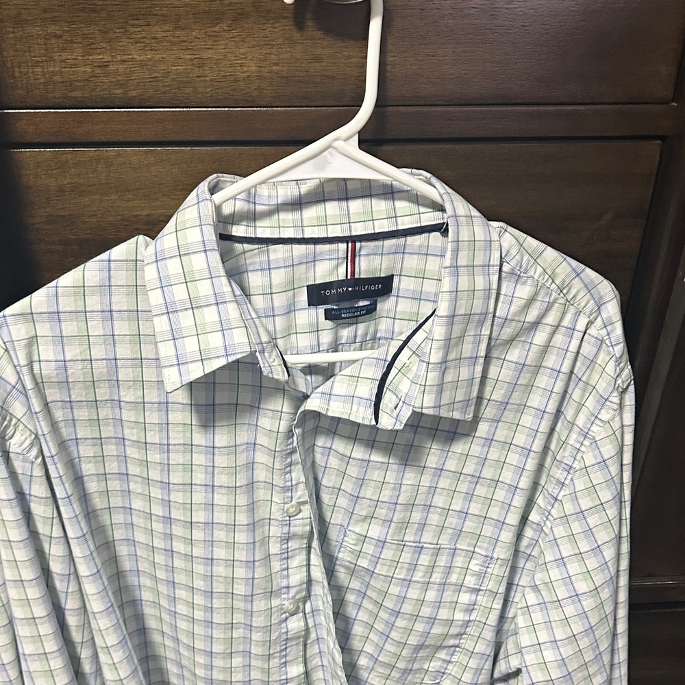 Tommy Hilfiger Men's White and Green Plaid Shirt